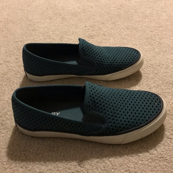 Sperry Pier Side Slip on shoes - Picture 3 of 5